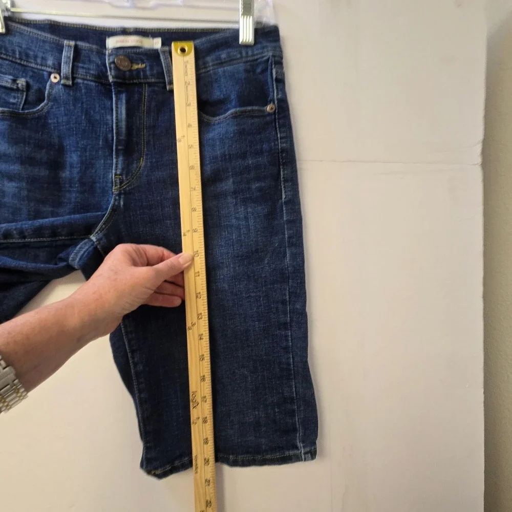 Levi Strauss Womens 27 Bermuda Shorts Dark Wash Denim Mid Rise Stretch Casual